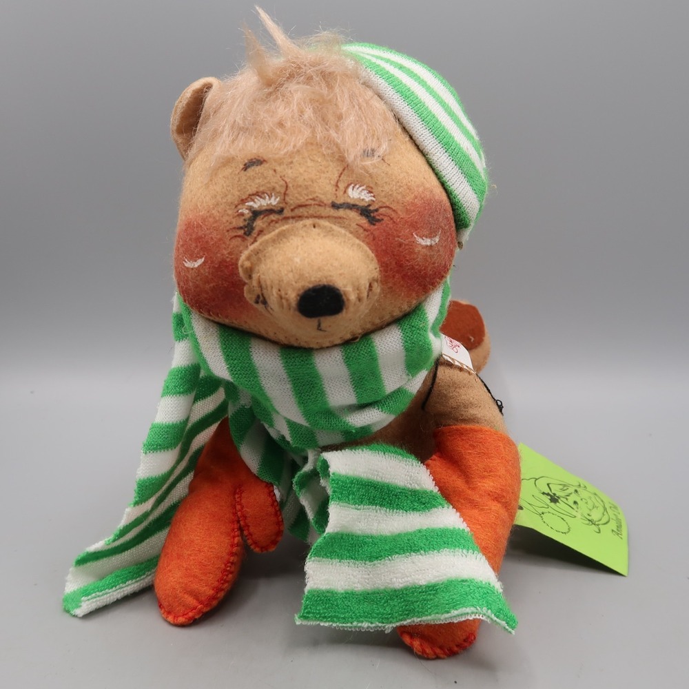 Vintage Annalee Bear Posible Green white scarf closed eyes 10 in